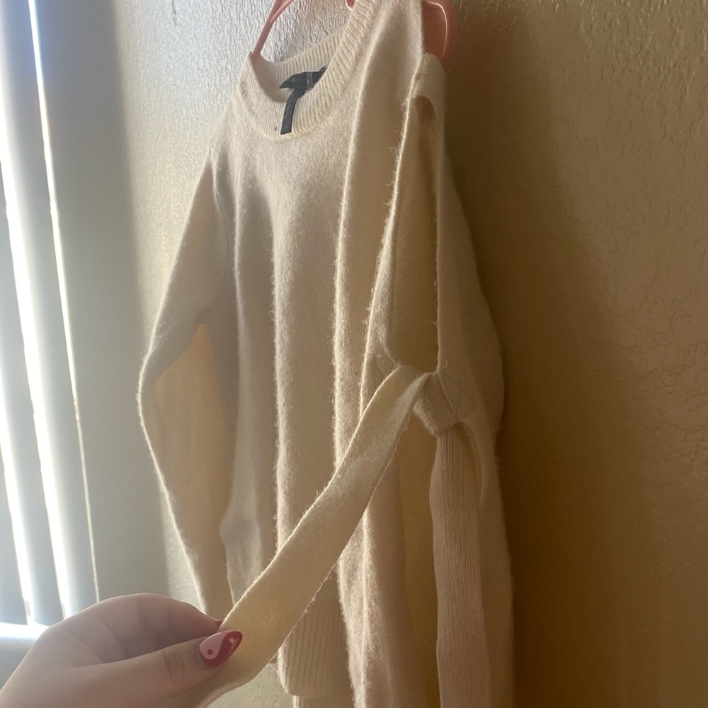 Cream sweater - Picture 2 of 2